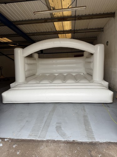 15x15 bouncy castle - bouncy,